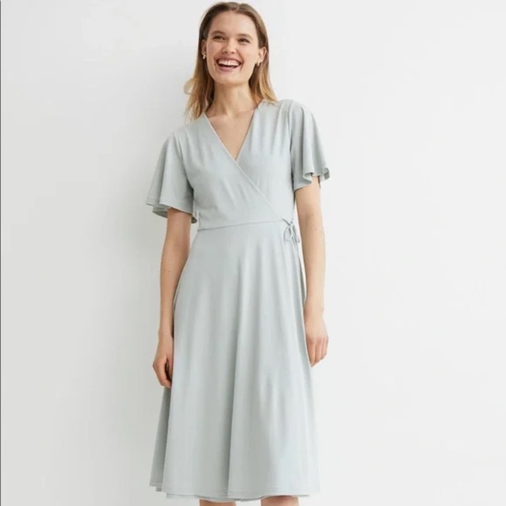 Elegant Wrap Dress in Light Gray